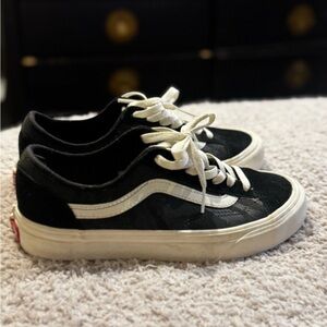 Vans Old Skool Black/White UltraCush – Women’s 7 – Excellent